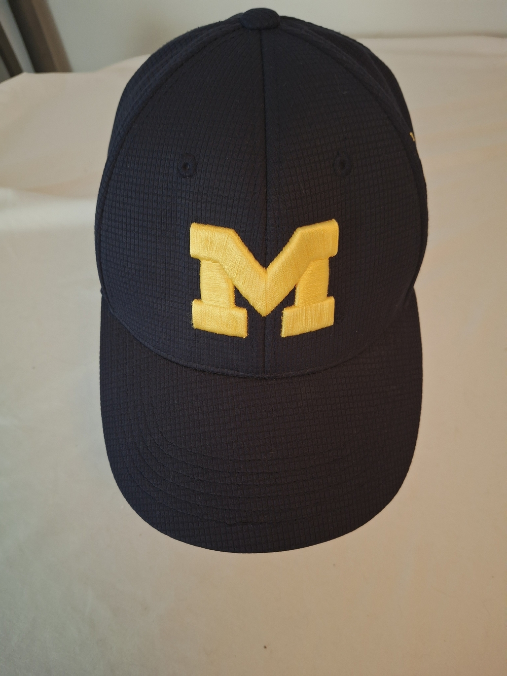 NWT Top of the World University Of Michigan Cap Memory Fit- Fitted- Fits Large